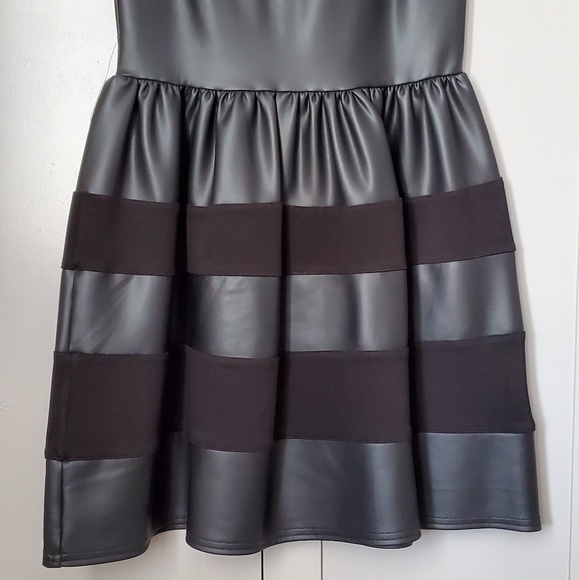 BLACK DRESS. - Picture 2 of 6